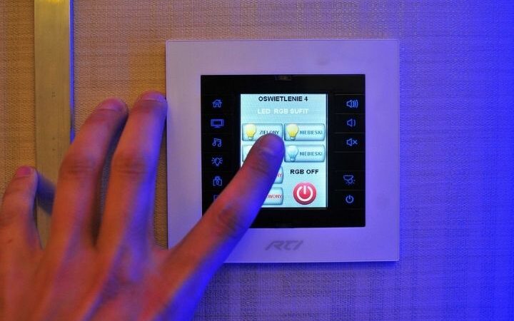 What Types Of Smart Lighting Systems Are Present?