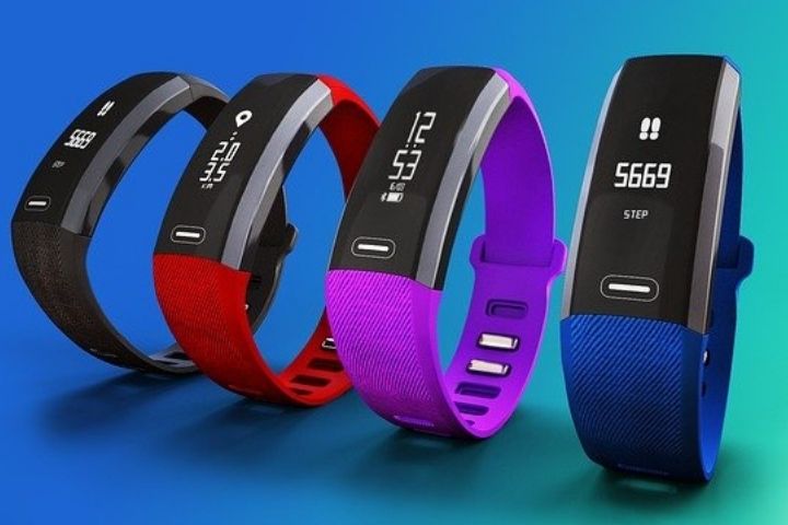 Buying A Wearable Fitness Tracker You Must Need To Know These Things