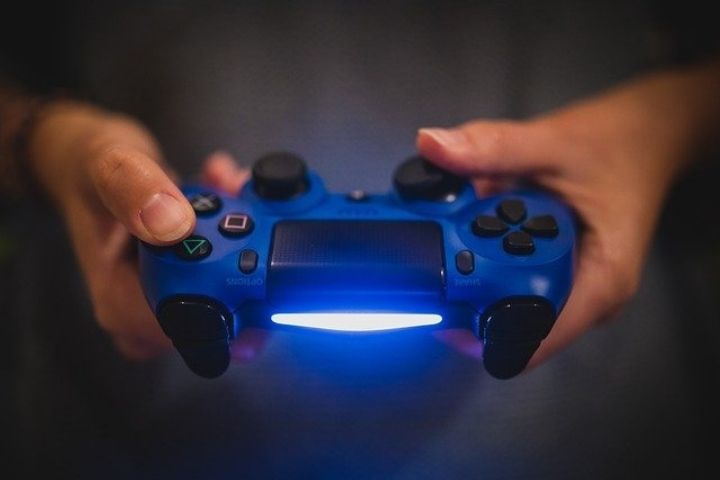 What Are The Best PS4 Controllers?
